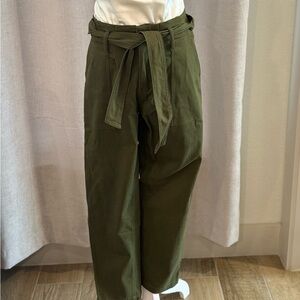 Lulu's Green Ankle Cropped Pants with Paper-Bag Waist